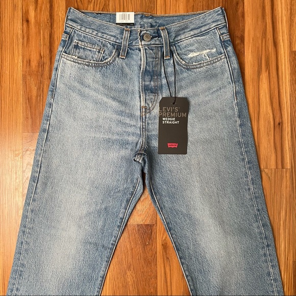 Levi’s Wedgie Straight Jeans - Picture 3 of 5